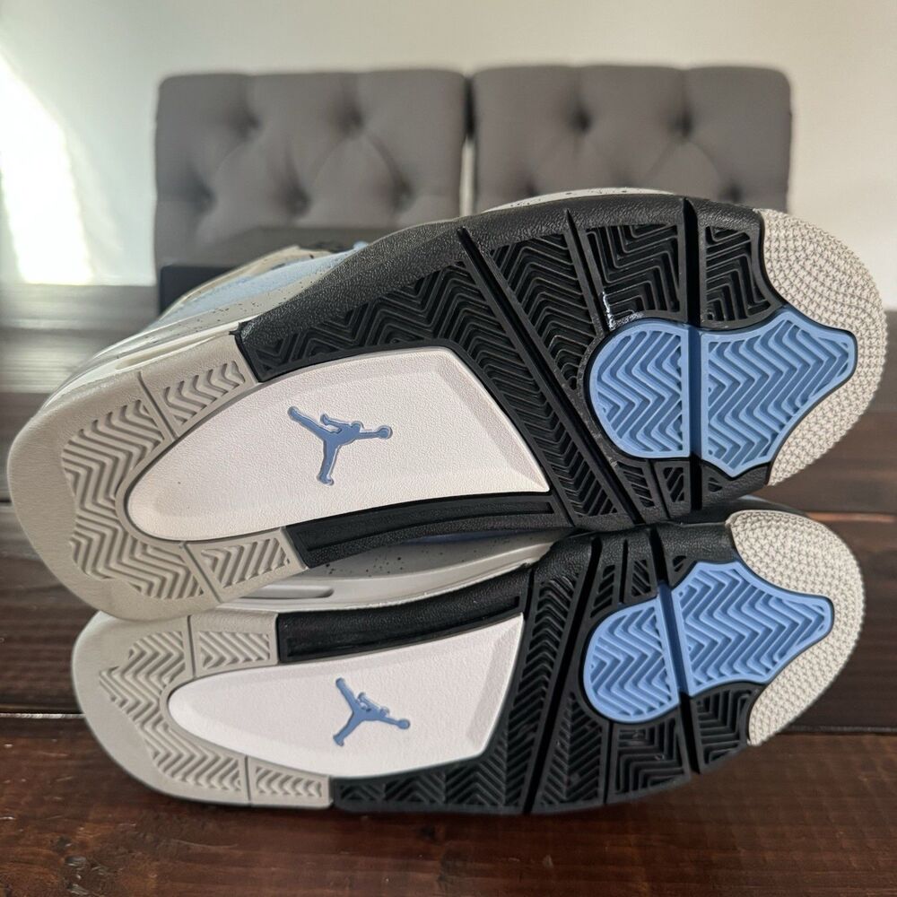 Air Jordan 4 Retro UNC University Blue (GS) Shoes - Picture 7 of 9